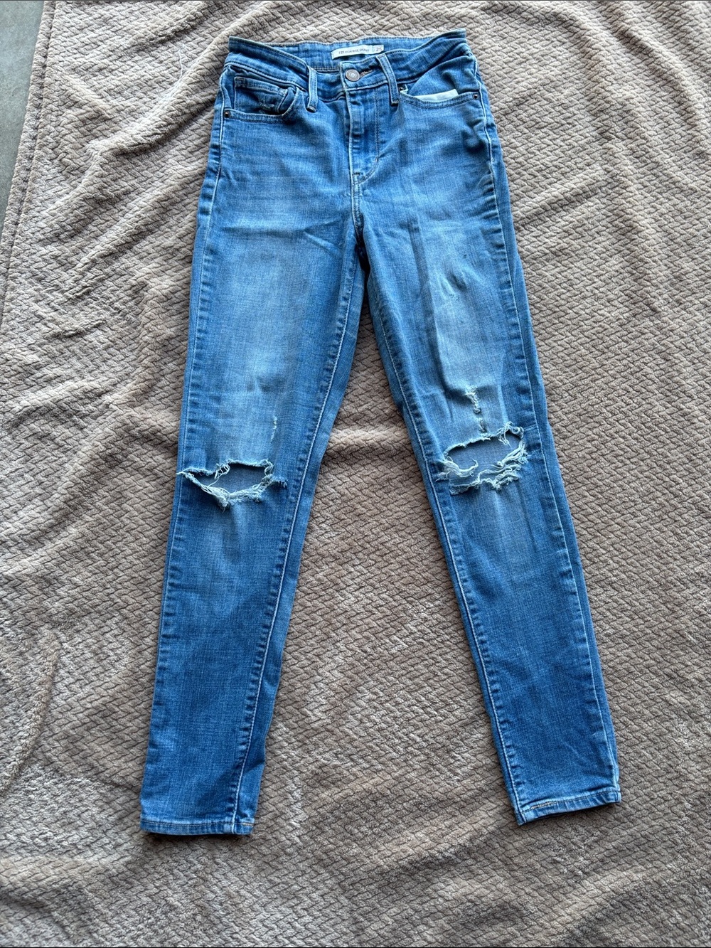 Women’s Skinny Distressed Blue Jeans - Stretch Knee Rips